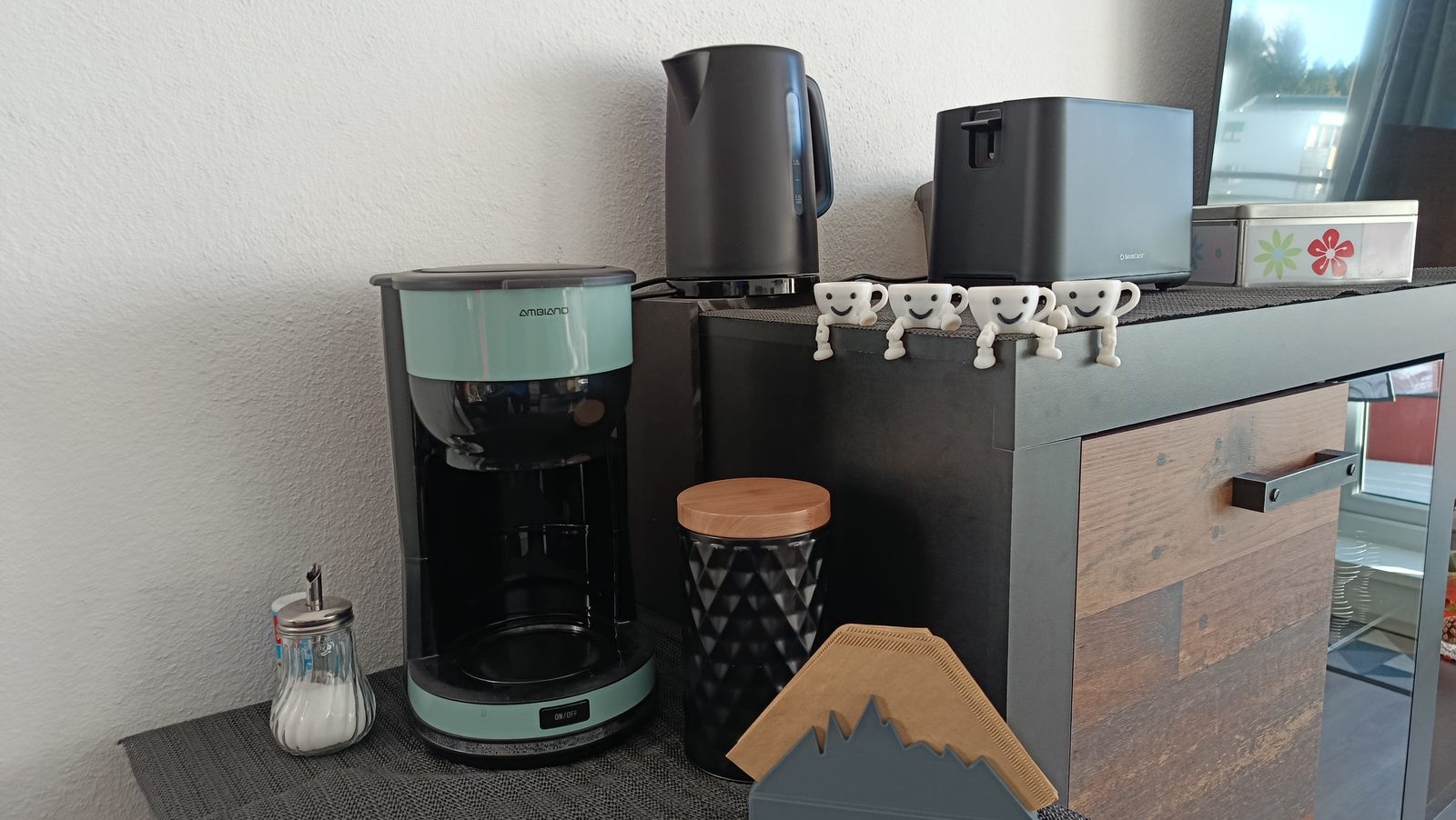 Kaffee- und Teestation in der Küche