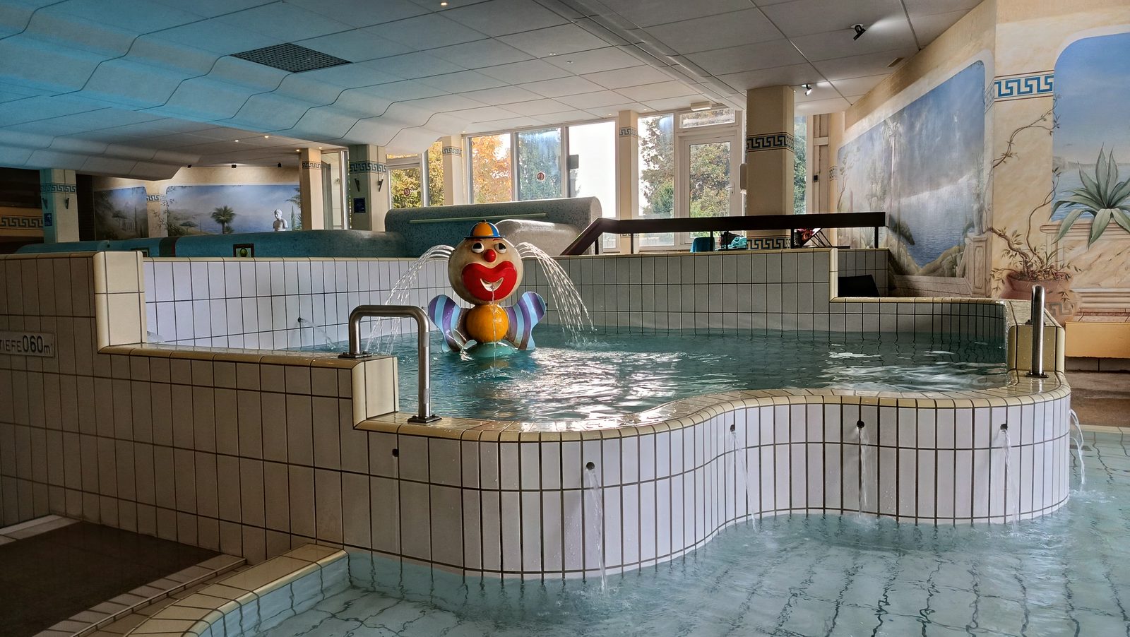 Kinderbecken im Innenpool